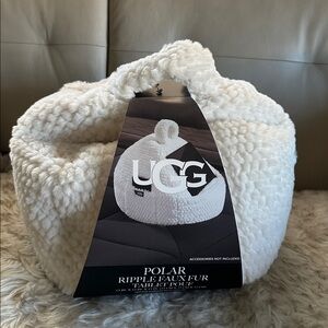 UGG Polar Ripple Faux Fur Tablet Pouf in White